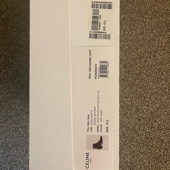 Celine - BACK BUCKLE ZIPPED ISAAC BOOT IN SUEDE CALFSKIN
TAUPE - Picture 3 of 7